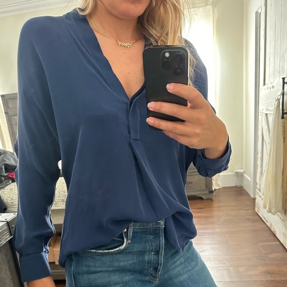 VINCE silk blouse navy blue
